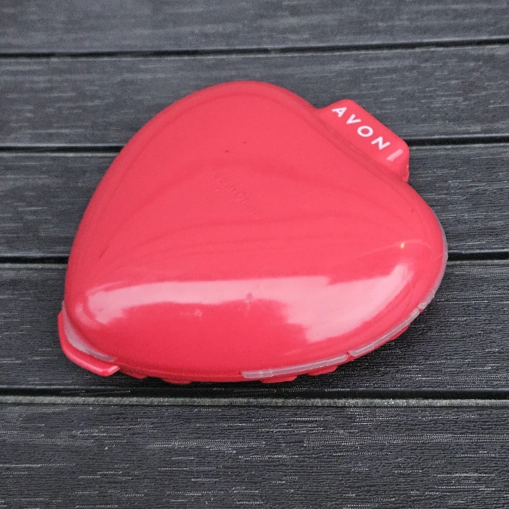 Rare AVON Heart-Shaped Red Plastic Weekly Pill Vitamin Organizer With Mirror VTG